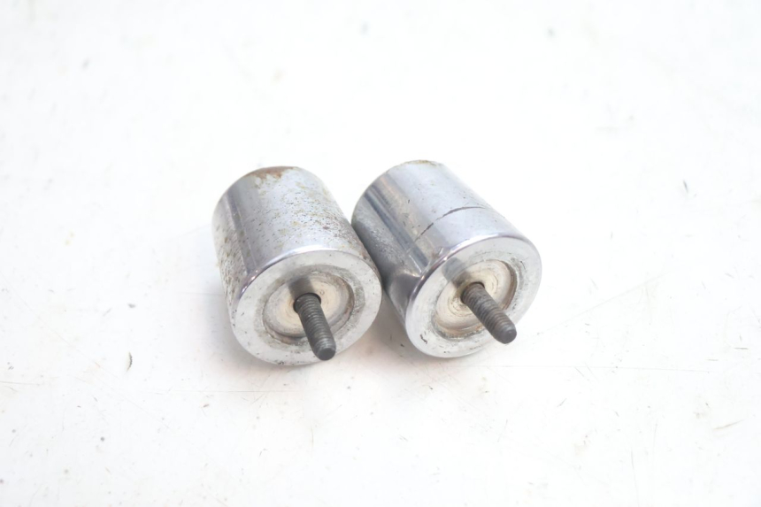 photo de EMBOUT DE GUIDON GILERA GP 800 (2007 - 2013) - Points de fixation