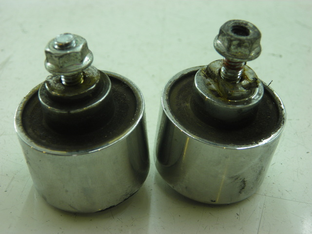 photo de EMBOUT DE GUIDON HONDA FES S-WING SWING 125 (2007 - 2015)