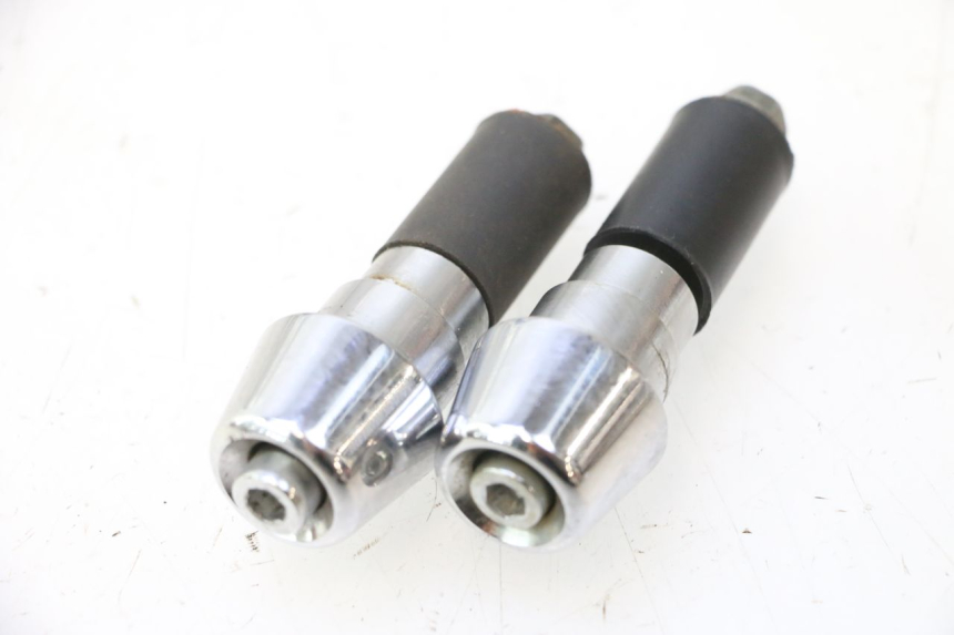 photo de EMBOUT DE GUIDON PEUGEOT KISBEE 4T 50 (2023 - 2026) - Vue principale