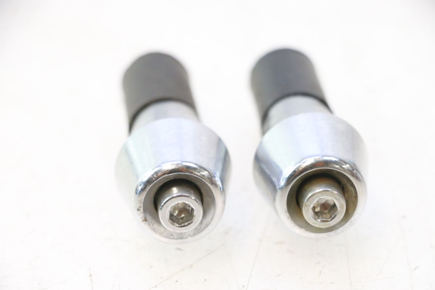 photo de EMBOUT DE GUIDON PEUGEOT KISBEE 4T 50 (2023 - 2026) - Détail de la pièce