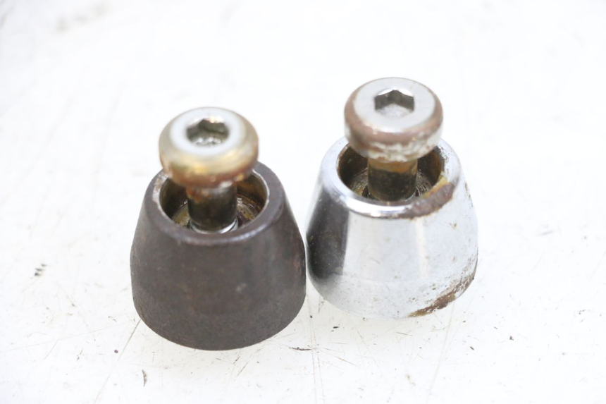 photo de EMBOUT DE GUIDON KYMCO LIKE 125 (2009 - 2016) - Autre angle de vue