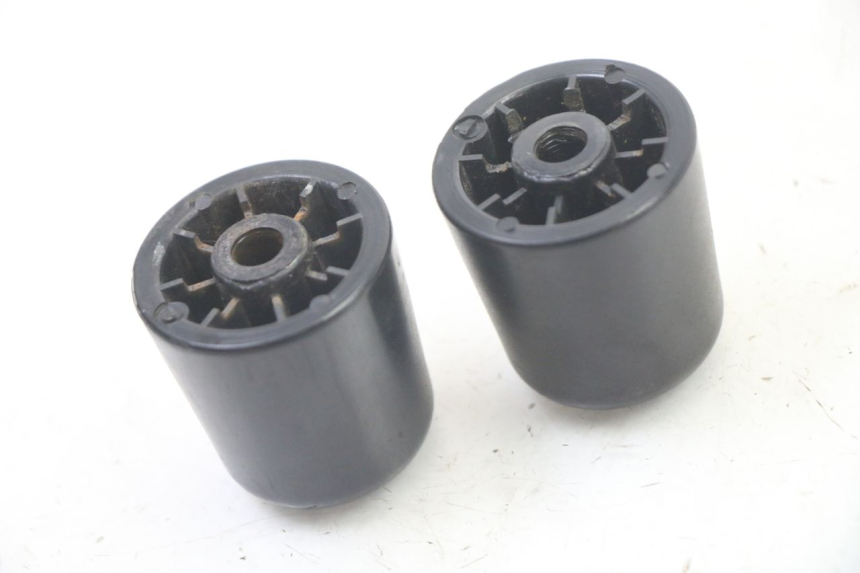 photo de EMBOUT DE GUIDON PIAGGIO MP3 500 (2011 - 2015)