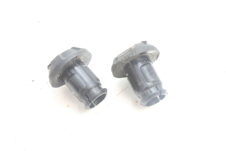 photo de EMBOUT DE GUIDON YAMAHA N-MAX NMAX 125 (2021 - 2024) - Zoom état d’usage