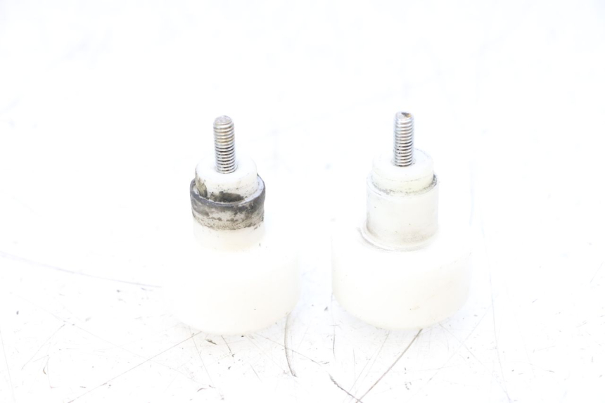 photo de EMBOUT DE GUIDON YAMAHA NEOS NEO'S 4T 50 (2008 - 2016) - Gros plan technique