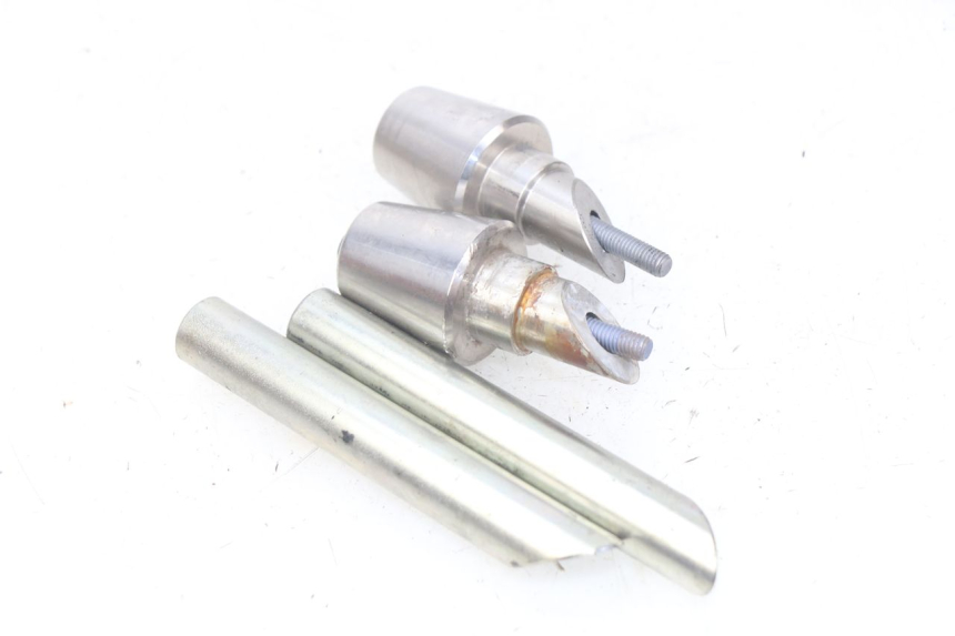photo de EMBOUT DE GUIDON PEUGEOT GEOPOLIS 400 (2007 - 2013)