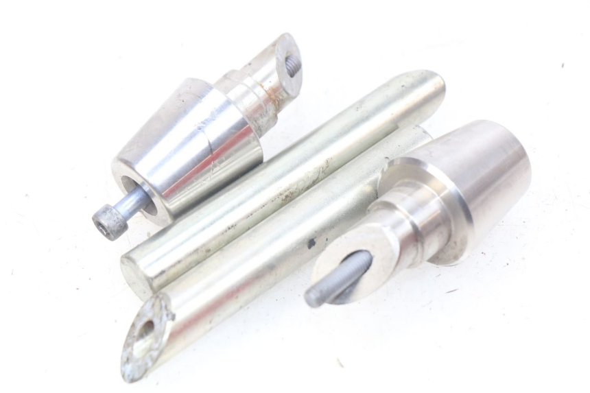 photo de EMBOUT DE GUIDON PEUGEOT GEOPOLIS 400 (2007 - 2013)