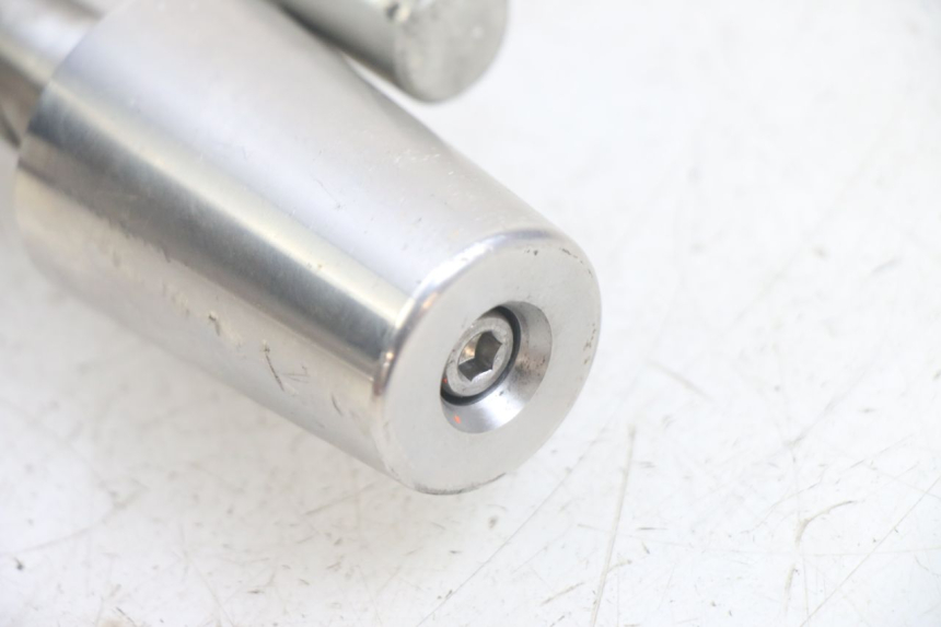 photo de EMBOUT DE GUIDON PEUGEOT GEOPOLIS RS 125 (2007 - 2009)