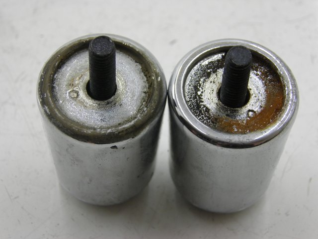 photo de EMBOUT DE GUIDON PIAGGIO X8 125 (2004 - 2007)