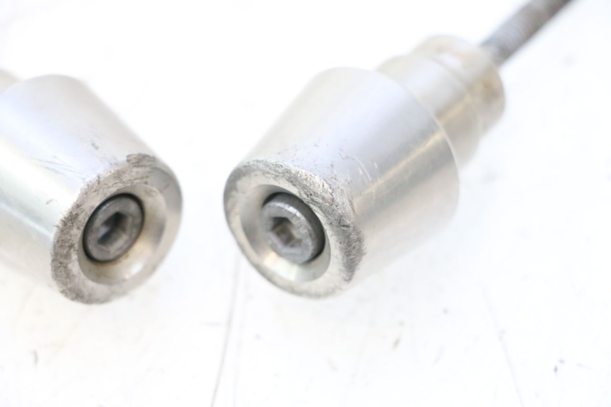 photo de EMBOUT DE GUIDON PEUGEOT SATELIS 125 (2006 - 2009) - Points de fixation