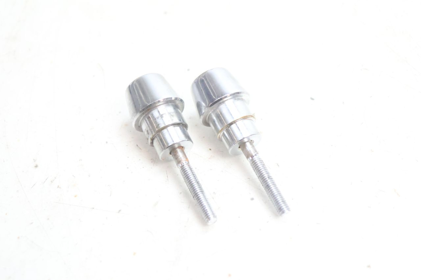photo de EMBOUT DE GUIDON PEUGEOT STREETZONE NAKED 2T 50 (2014 - 2018) - Gros plan technique