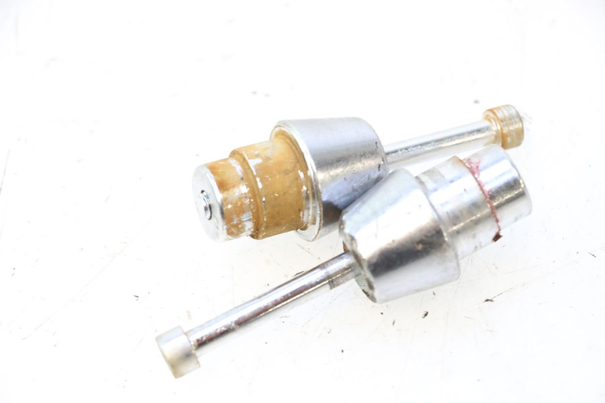 photo de EMBOUT DE GUIDON PEUGEOT TKR TREKKER FURIOUS 50 (2005 - 2014) - Zoom état d’usage
