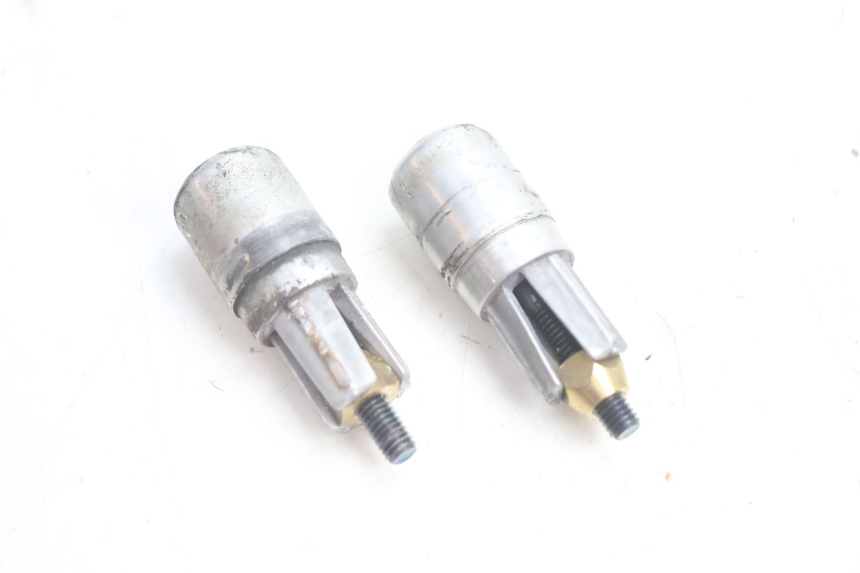 photo de EMBOUT DE GUIDON PEUGEOT TKR TREKKER FURIOUS 50 (2005 - 2014) - Zoom état d’usage