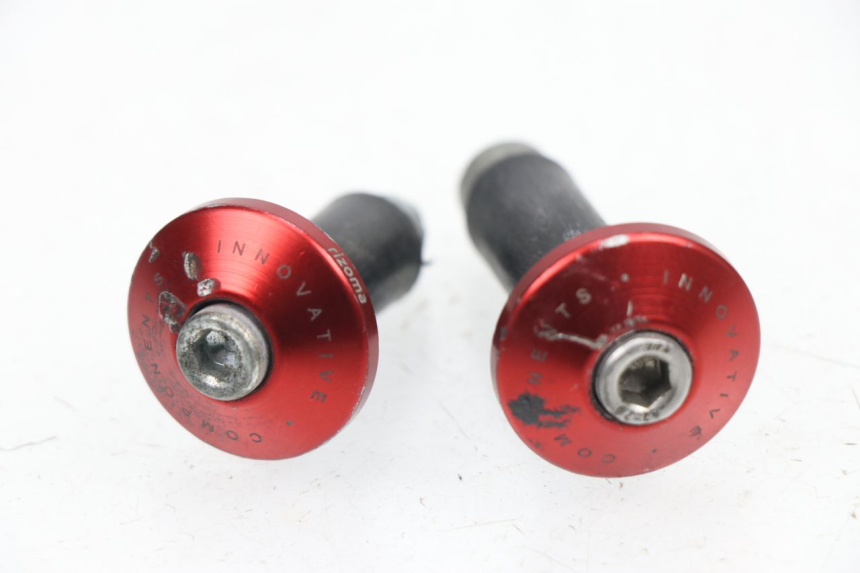 photo de EMBOUT DE GUIDON TRIUMPH STREET TRIPLE 675 (2007 - 2012)