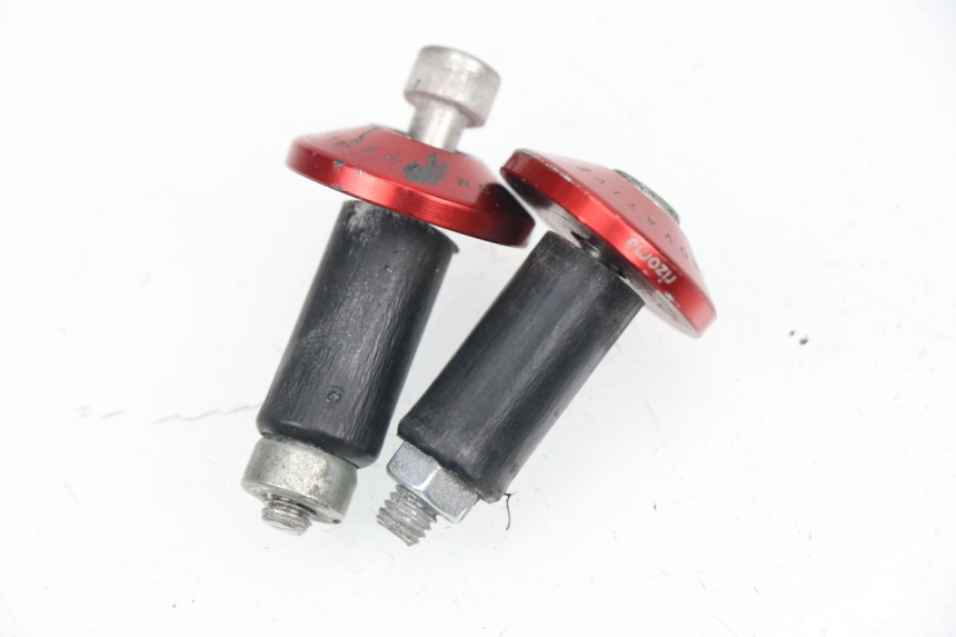 photo de EMBOUT DE GUIDON TRIUMPH STREET TRIPLE 675 (2007 - 2012)