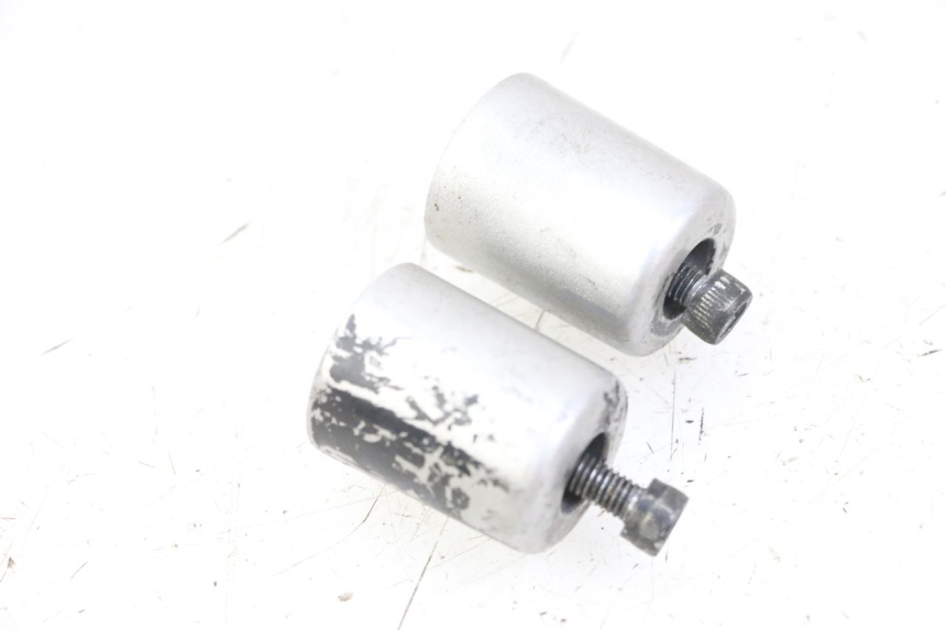 photo de EMBOUT DE GUIDON YAMAHA X-MAX XMAX ABS 250 (2010 - 2012) - Détail de la pièce