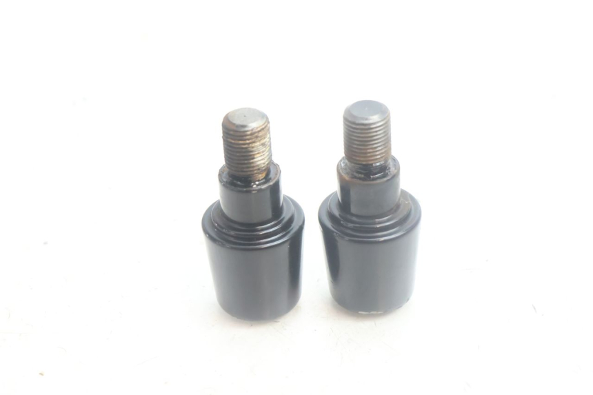 photo de EMBOUT DE GUIDON YAMAHA XMAX X-MAX 125 (2006 - 2009) - Gros plan technique