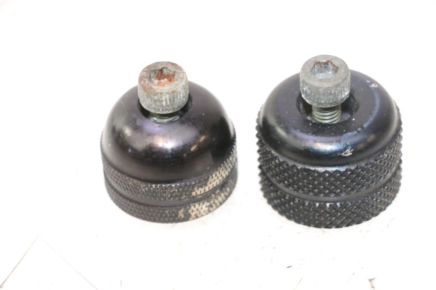 photo de EMBOUT DE GUIDON YAMAHA YZF R6 600 (2008 - 2009) - Détail de la pièce