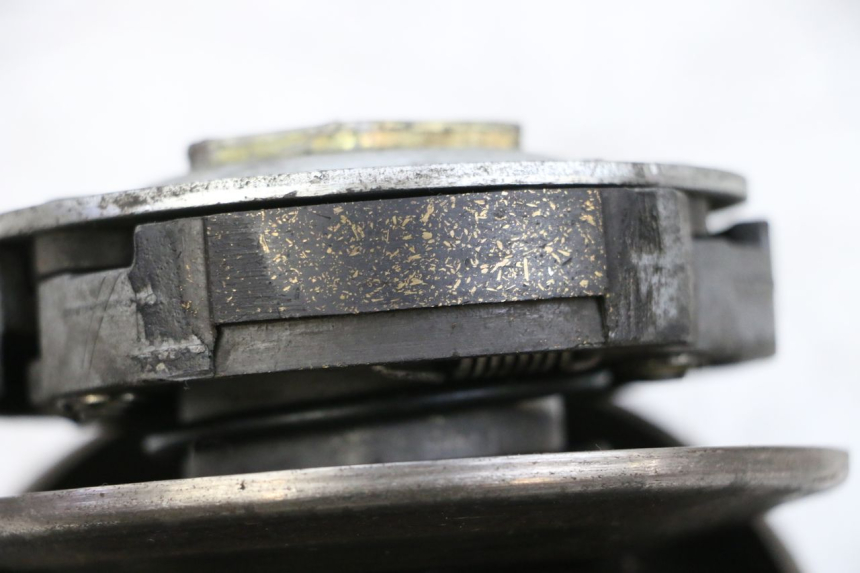 photo de EMBRAYAGE MBK BOOSTER SPIRIT NAKED 50 (2004 - 2017) - Détails caractéristiques