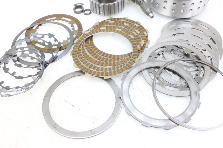 photo de EMBRAYAGE SUZUKI BURGMAN EXECUTIVE ABS 650 (2006 - 2012) - Détails caractéristiques