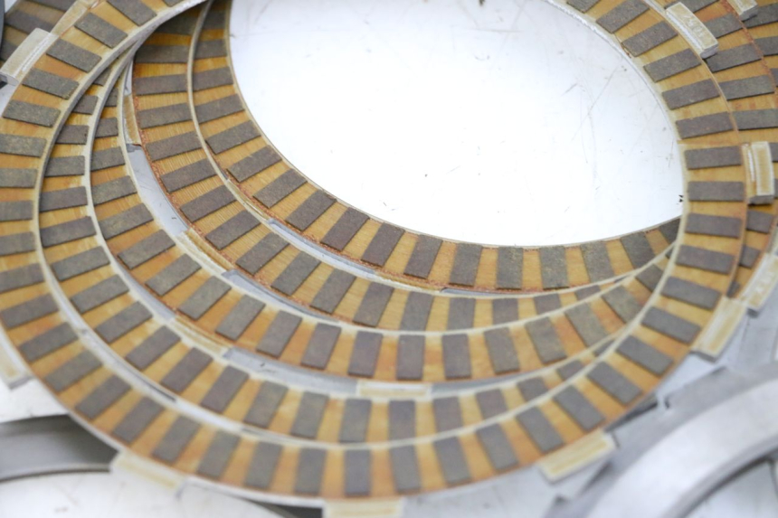 photo de EMBRAYAGE SUZUKI BURGMAN EXECUTIVE ABS 650 (2006 - 2012) - Gros plan technique