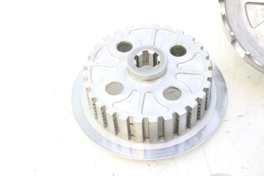 photo de EMBRAYAGE SUZUKI DR S 600 (1985 - 1989) - Vue principale