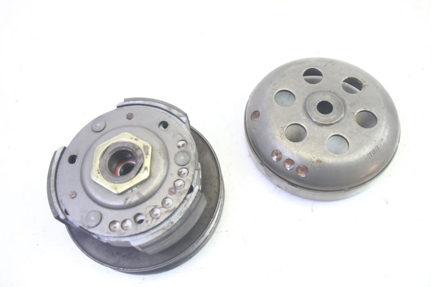 photo de EMBRAYAGE PEUGEOT ELYSEO 125 (1999 - 2004) - Gros plan technique