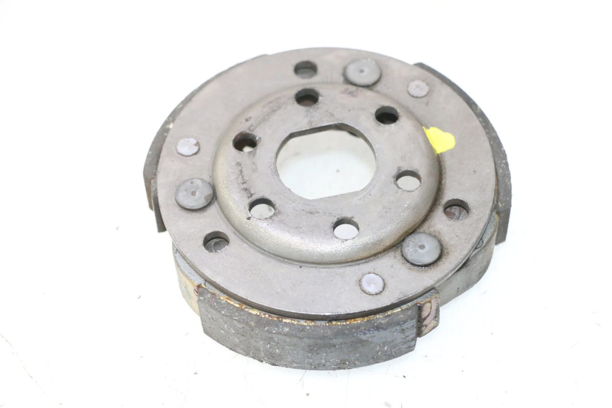 photo de EMBRAYAGE PEUGEOT ELYSTAR 50 (2002 - 2014) - Gros plan technique