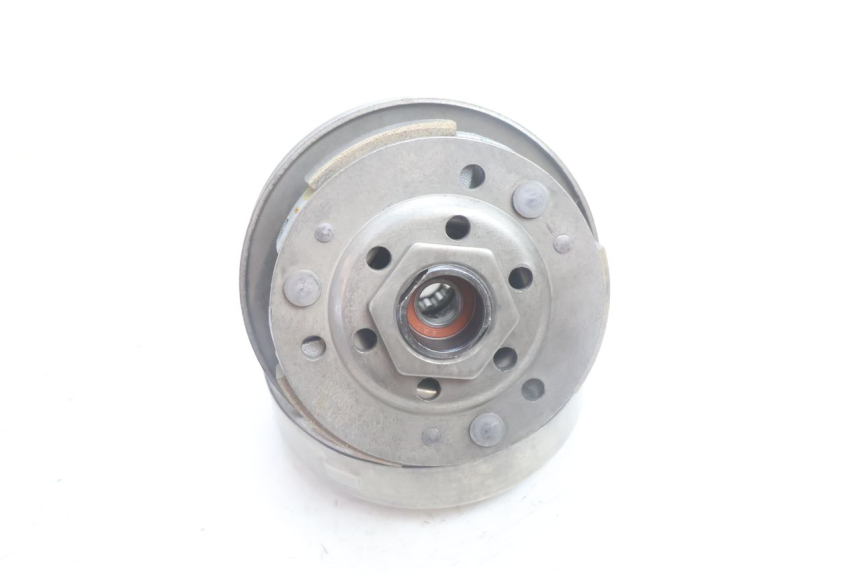 photo de EMBRAYAGE JM MOTORS EVOLIS 4T 50 (2018 - 2022) - Gros plan technique