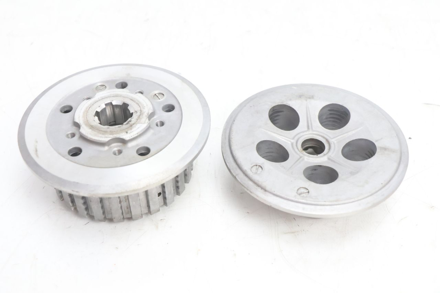 photo de EMBRAYAGE SUZUKI GSR 600 (2005 - 2012) - Points de fixation