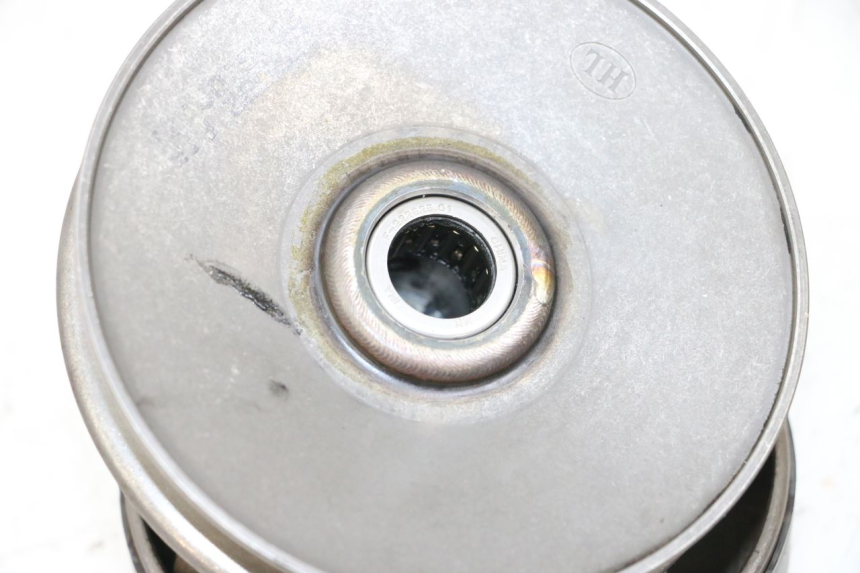 photo de EMBRAYAGE PEUGEOT KISBEE 2T 50 (2010 - 2017) - Gros plan technique