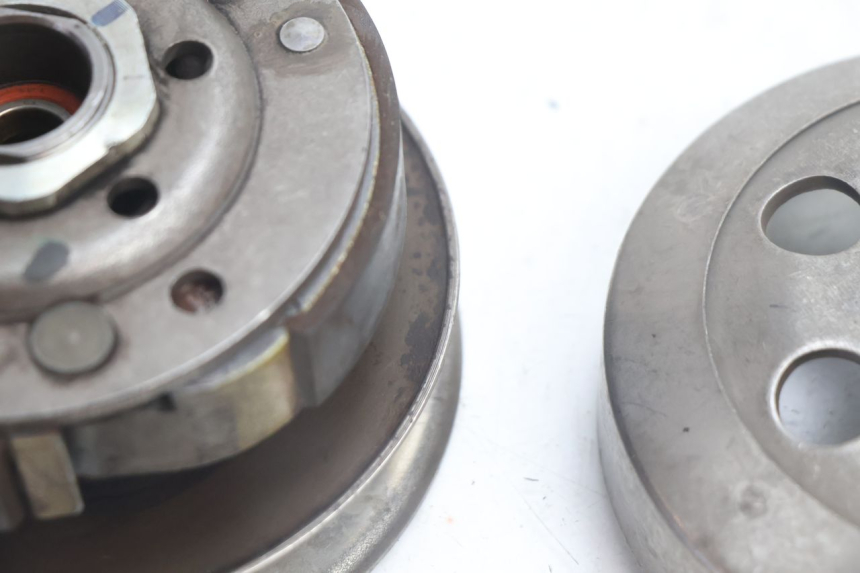 photo de EMBRAYAGE PEUGEOT KISBEE 2T 50 (2010 - 2017) - Points de fixation