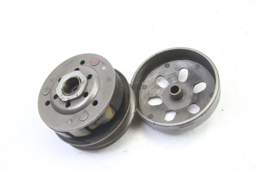 photo de EMBRAYAGE PEUGEOT KISBEE 4T 50 (2018 - 2022)