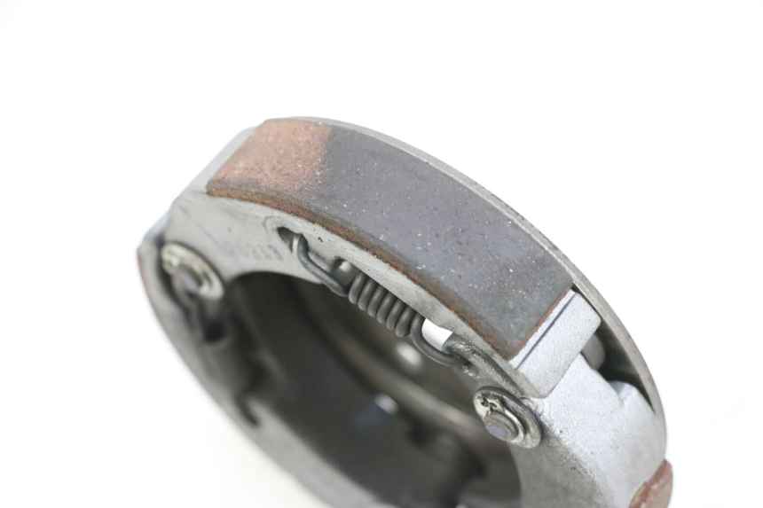 photo de EMBRAYAGE PEUGEOT KISBEE 4T 50 (2010 - 2017) - Gros plan technique