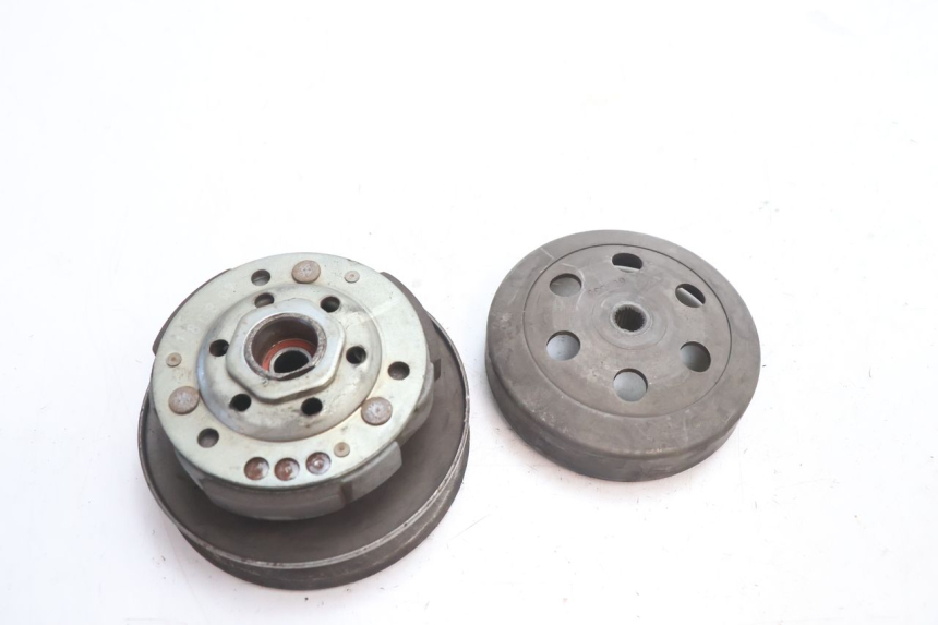 photo de EMBRAYAGE PEUGEOT SPEEDFIGHT LC 50 (1996 - 2002) - Gros plan technique