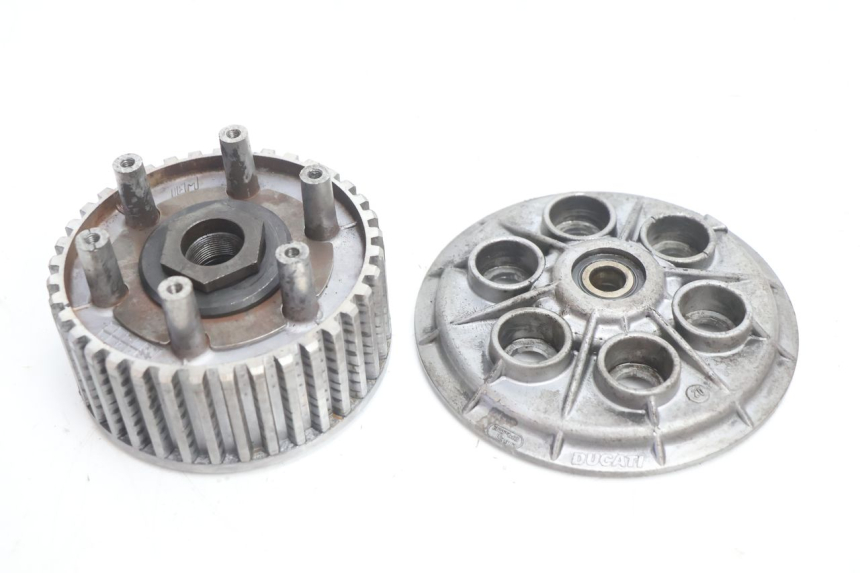 photo de EMBRAYAGE DUCATI SS IE DS CARENEE 1000 (2002 - 2006) - Gros plan technique