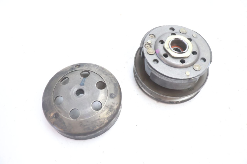 photo de EMBRAYAGE PEUGEOT TREKKER TKR 50 (2005 - 2014) - Gros plan technique