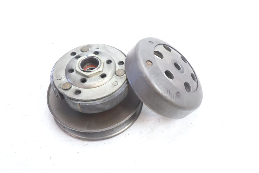 photo de EMBRAYAGE PIAGGIO VESPA S 2T 50 (2007 - 2014) - Gros plan technique