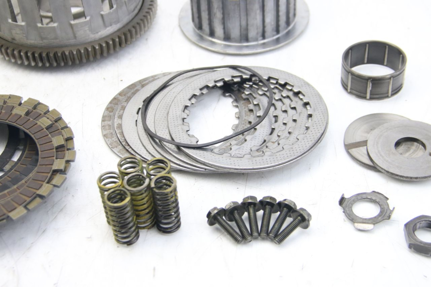 photo de EMBRAYAGE YAMAHA FZS FAZER 600 (2001 - 2003)
