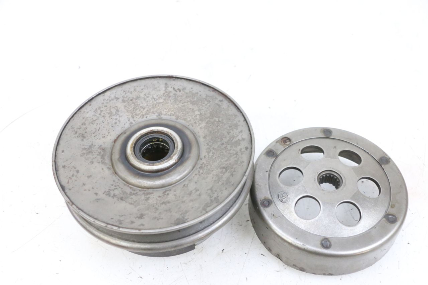 photo de EMBRAYAGE YAMAHA YP MAJESTY 125 (2002 - 2006) - Gros plan technique