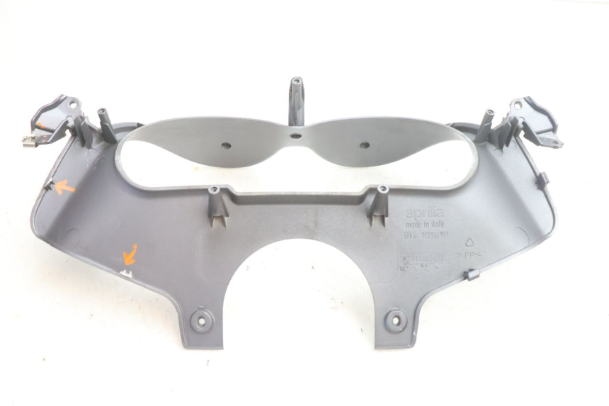 photo de ENTOURAGE COMPTEUR APRILIA ATLANTIC S 125 (2010 - 2013) - Gros plan technique