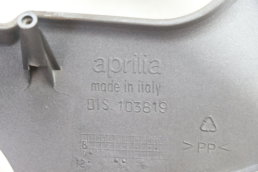 photo de ENTOURAGE COMPTEUR APRILIA ATLANTIC S 125 (2010 - 2013) - Marquages et références