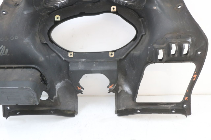 photo de ENTOURAGE COMPTEUR BMW C1 125 (2000 - 2003) - Détails caractéristiques