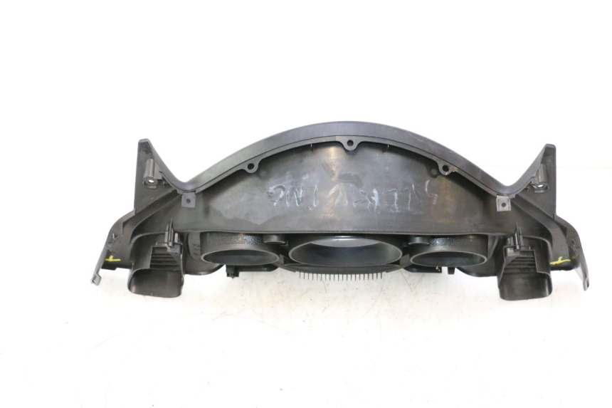 photo de ENTOURAGE COMPTEUR HONDA FJS SILVER WING SILVERWING 400 (2005 - 2008) - État de surface