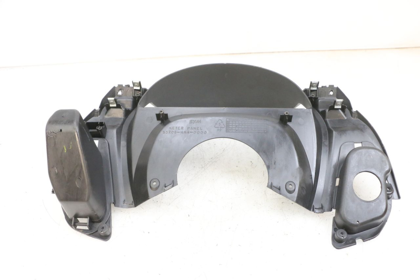 photo de ENTOURAGE COMPTEUR SYM GTS EVO 125 (2009 - 2013) - Gros plan technique