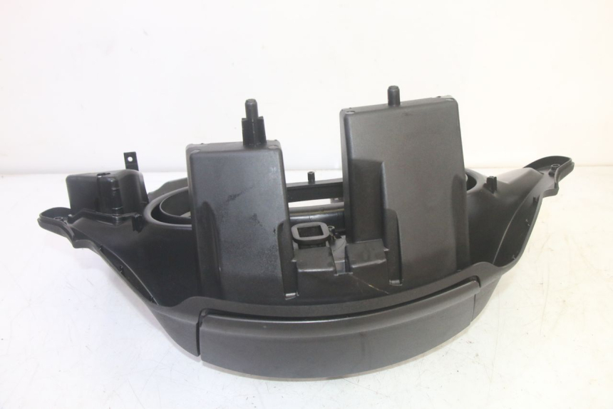 photo de ENTOURAGE COMPTEUR PIAGGIO MP3 HPE 350 (2018 - 2020) - Vue d’ensemble