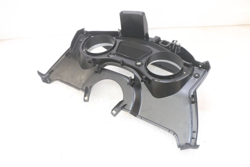 photo de ENTOURAGE COMPTEUR PIAGGIO MP3 HPE 300 (2019 - 2026) - Points de fixation