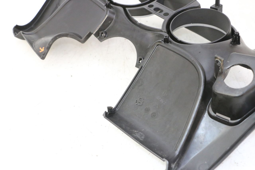 photo de ENTOURAGE COMPTEUR PIAGGIO MP3 LT 300 (2010 - 2016) - Autre angle de vue