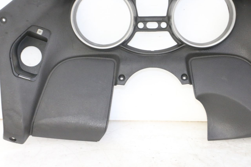 photo de ENTOURAGE COMPTEUR PIAGGIO MP3 125 (2006 - 2014)