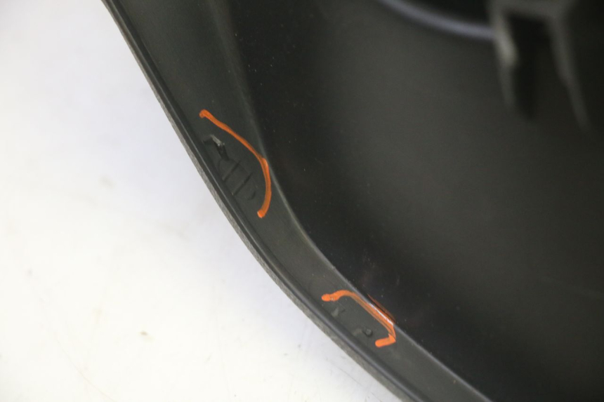 photo de ENTOURAGE COMPTEUR PIAGGIO MP3 RL 250 (2007 - 2010) - État de surface