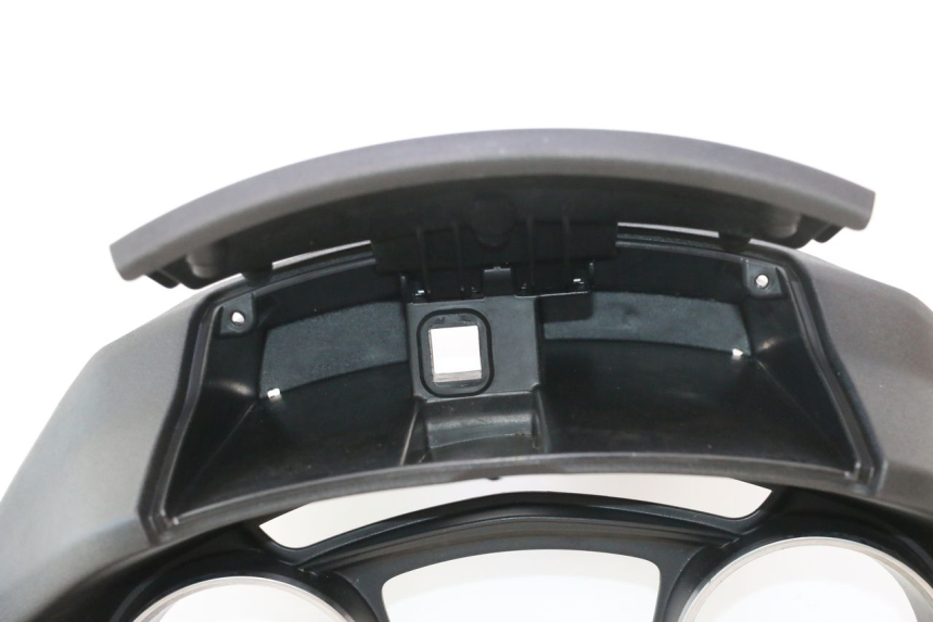 photo de ENTOURAGE COMPTEUR PIAGGIO MP3 500 (2016 - 2018) - Zoom composants
